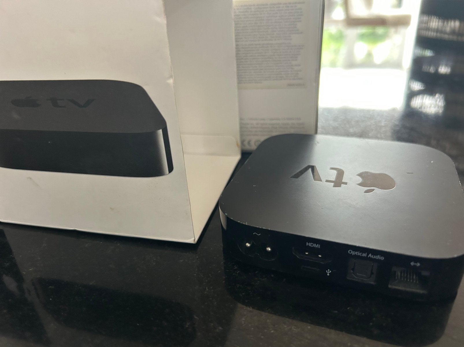 Foto 7 van Apple AirPort Express Base Station (3x) & Apple TV (1x)