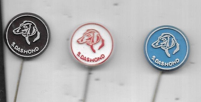 3 DASH HONDEN SPELDEN UIT 1 SERIE, Ophalen of Verzenden, Gebruikt, Dier of Natuur, Speldje of Pin