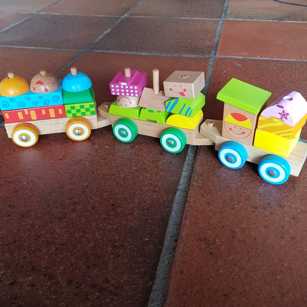 Houten treintje met blokjes, Ophalen of Verzenden, Zo goed als nieuw