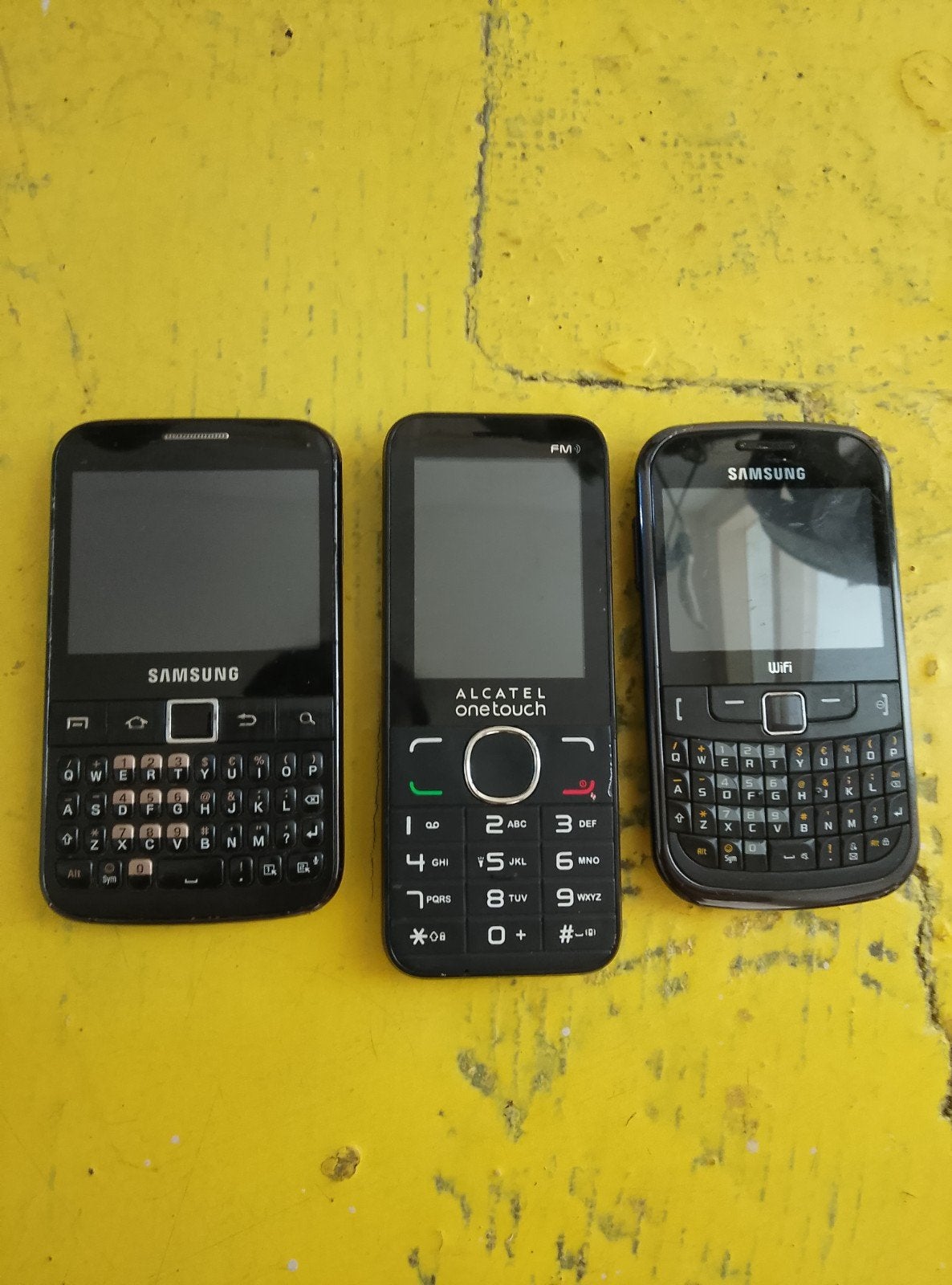 3 GSM's met internet,zonder accu, Telecommunicatie, Mobiele telefoons | Samsung, Overige modellen, Zwart, Overige systemen, Fysiek toetsenbord