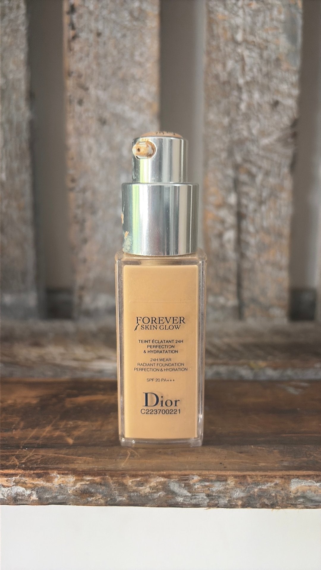 Dior Forever Skin Glow Foundation 2WO, Ophalen of Verzenden, Zo goed als nieuw, Beige, Gehele gezicht