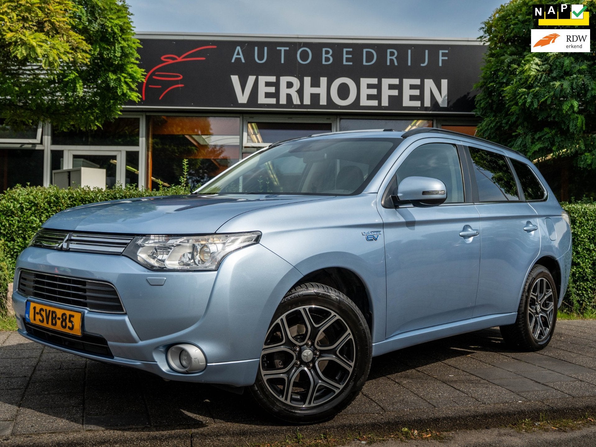 Mitsubishi Outlander 2.0 PHEV Instyle+ PANORAMADAK/STOEL VER, Auto's, Zwart, 4 cilinders, Blauw, Vierwielaandrijving