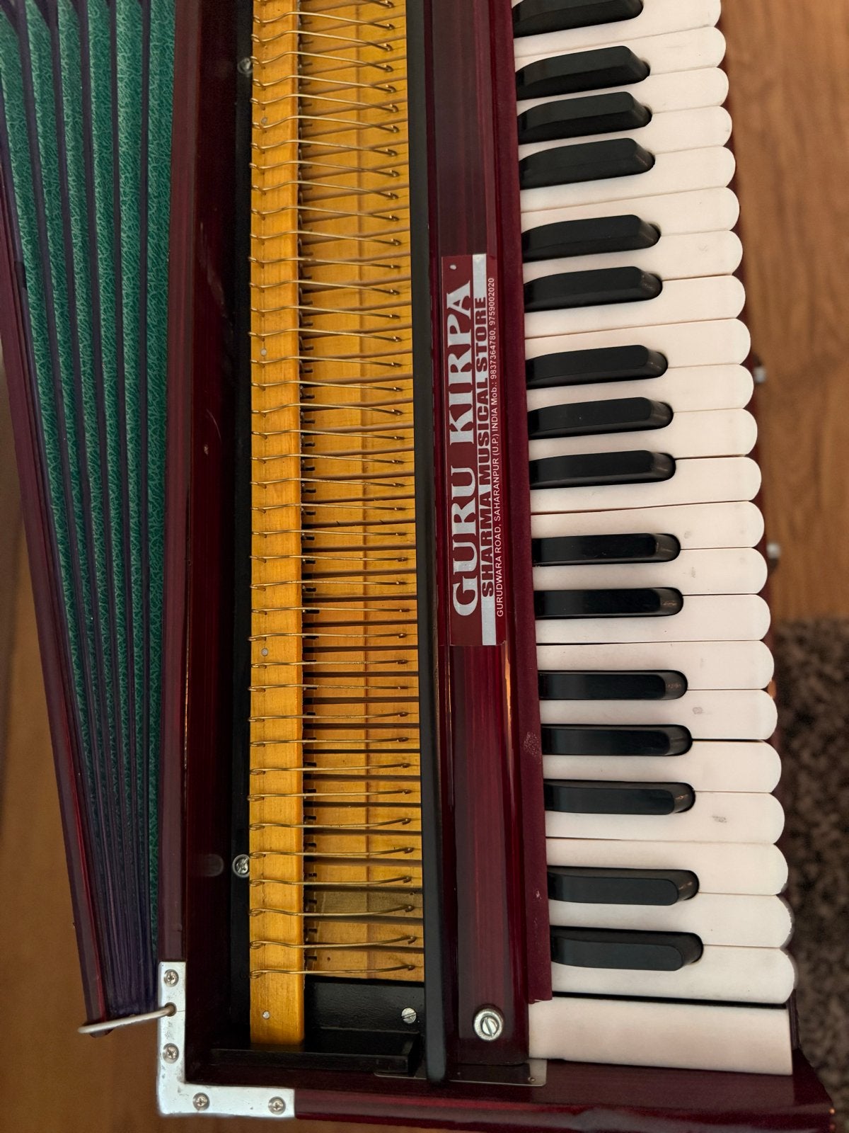Harmonium - Guru Kirpa - Sharma Musical Store, Overige formaten, Toetsaccordeon, Zo goed als nieuw, Met koffer
