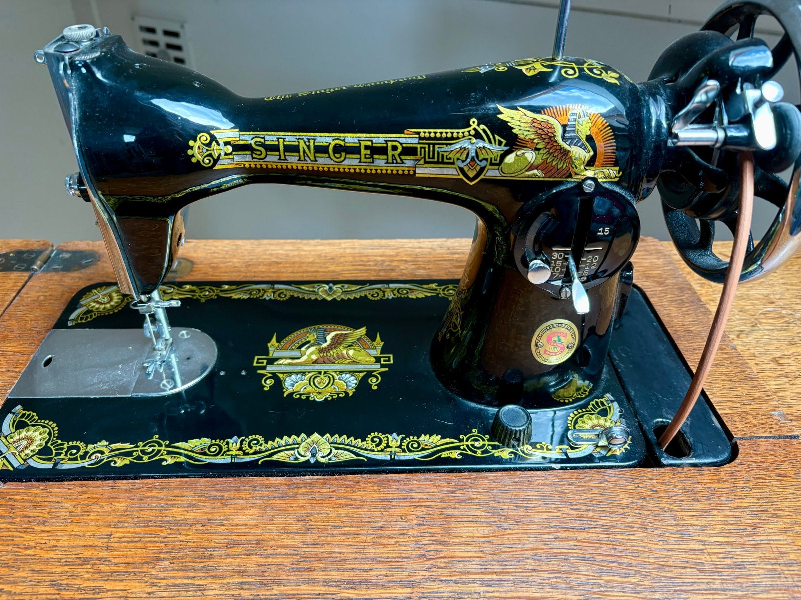 Antieke Singer Naaimachine met Houten Tafel, Antiek en Kunst, Antiek | Naaimachines, Ophalen