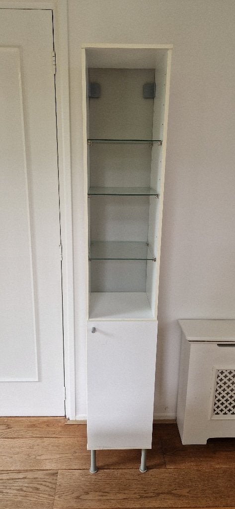 Smalle witte kast, Huis en Inrichting, Kasten | Wandmeubels, Zo goed als nieuw, 150 tot 200 cm, Minder dan 150 cm, 25 tot 50 cm