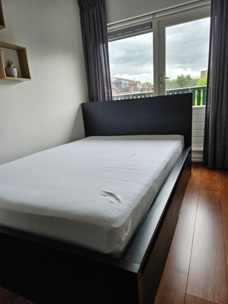 Hoofdboard Ikea bed Malm kleur zwart, Huis en Inrichting, Slaapkamer | Bedden, Ophalen, Zwart, Tweepersoons, 140 cm
