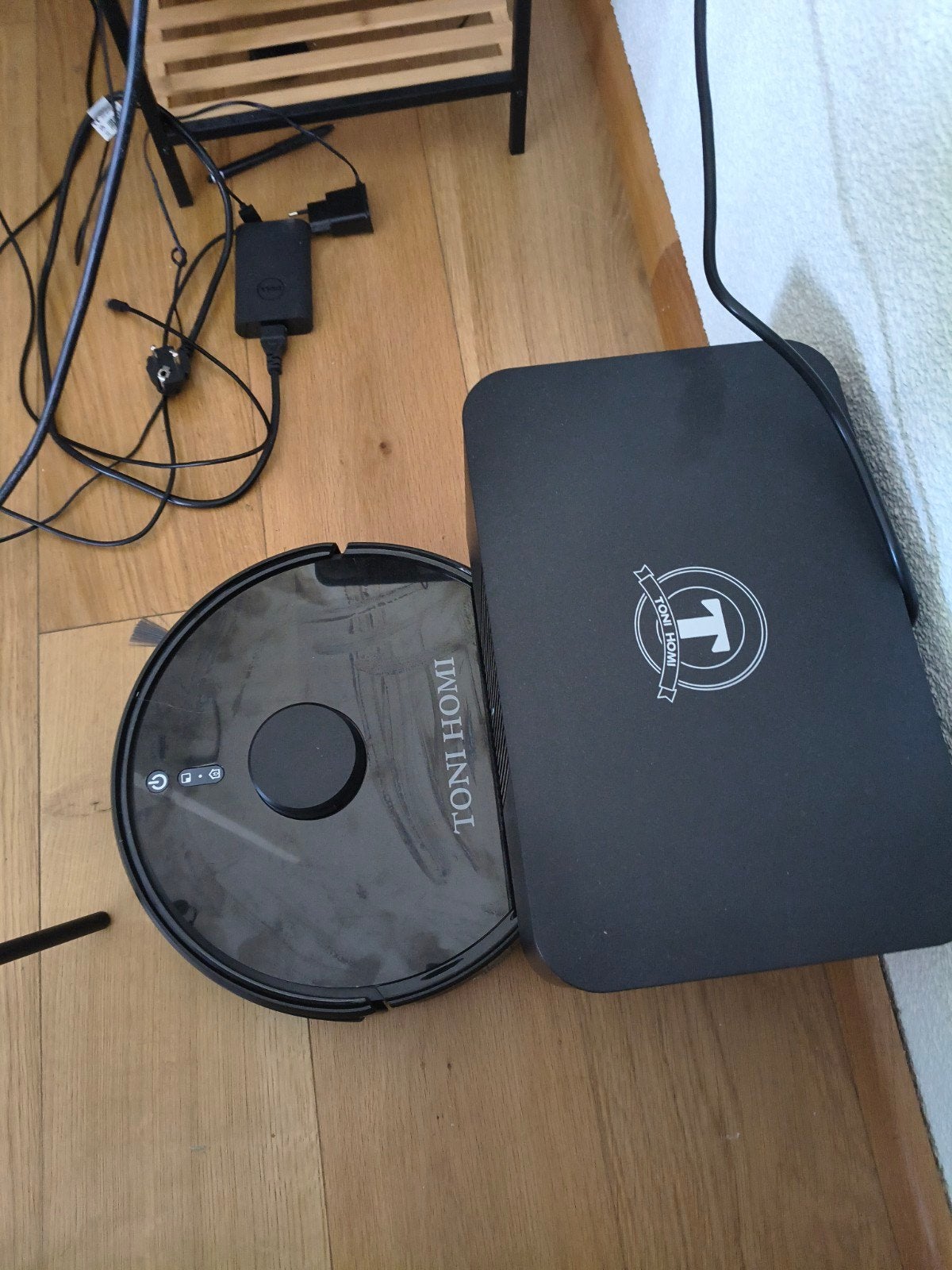 Toni Homi Robotstofzuiger q8 met Laadstation en dweilfunctie, Ophalen, Overige merken, Gebruikt, Robotstofzuiger