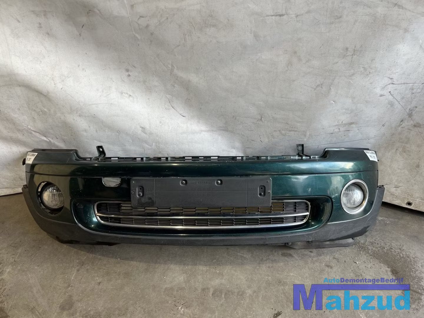 MINI CLUBMAN R55 Groen voorbumper bumper voor 200, Gebruikt, Voor, Ophalen of Verzenden, Customer.service@mini.co.uk