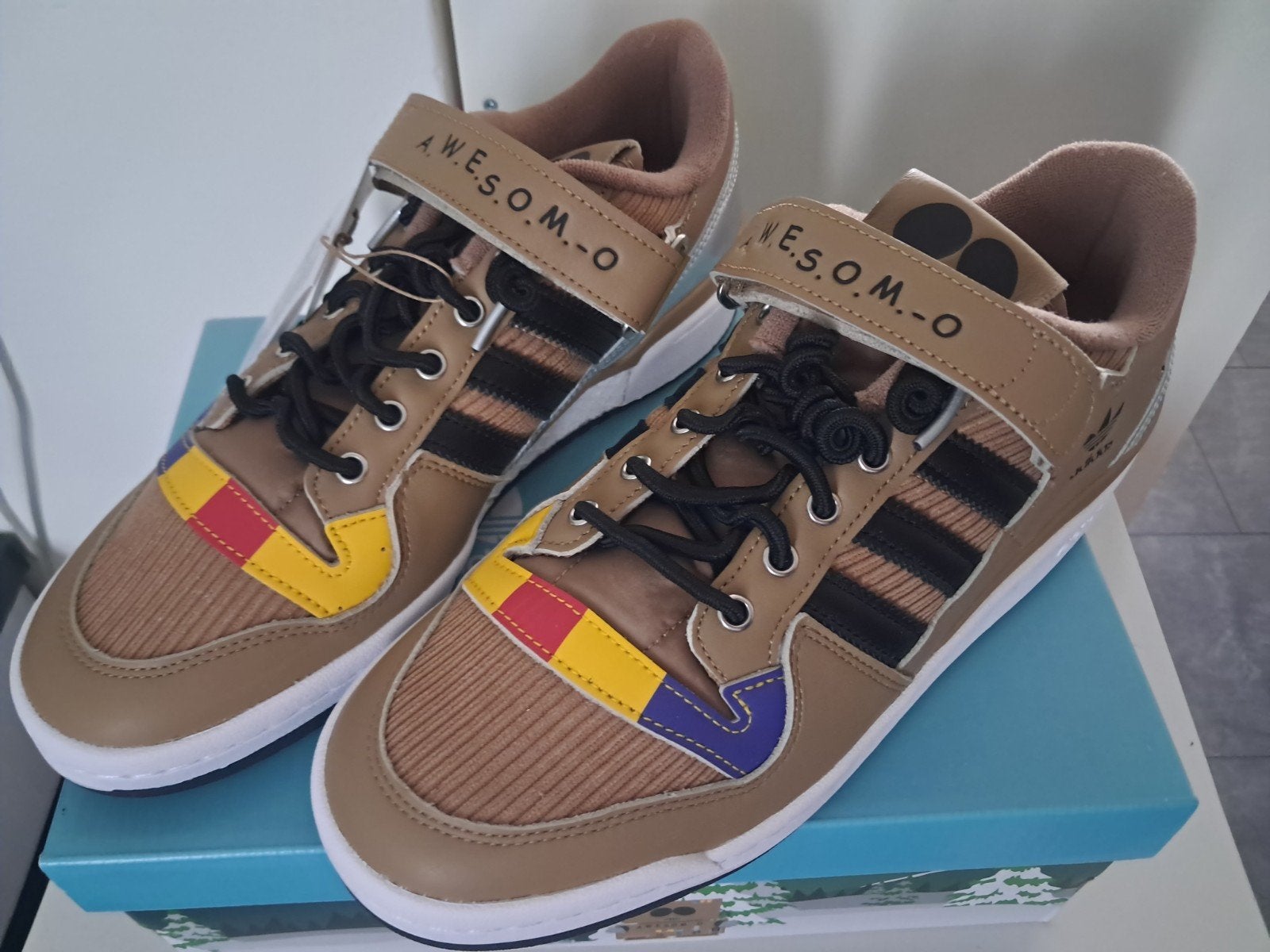 Adidas unieke forum low AWESOM-0 south park 42 2/3 NIEUW, Bruin, Nieuw, Ophalen of Verzenden, Sneakers of Gympen