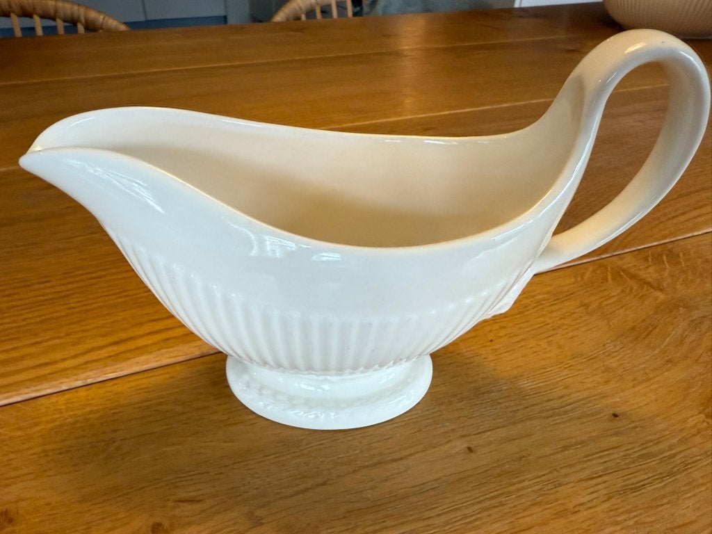 Wedgwood Edme Sauskom met schotel - Zo goed als nieuw, Klassiek, Ophalen of Verzenden, Zo goed als nieuw, Kom(men)