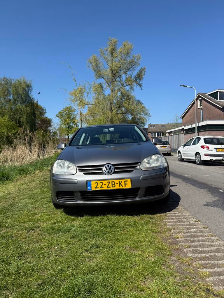 Volkswagen Golf 1.6 75KW 2008 Grijs, Auto's, Volkswagen, Voorwielaandrijving, 4 cilinders, 620 kg, 1148 kg