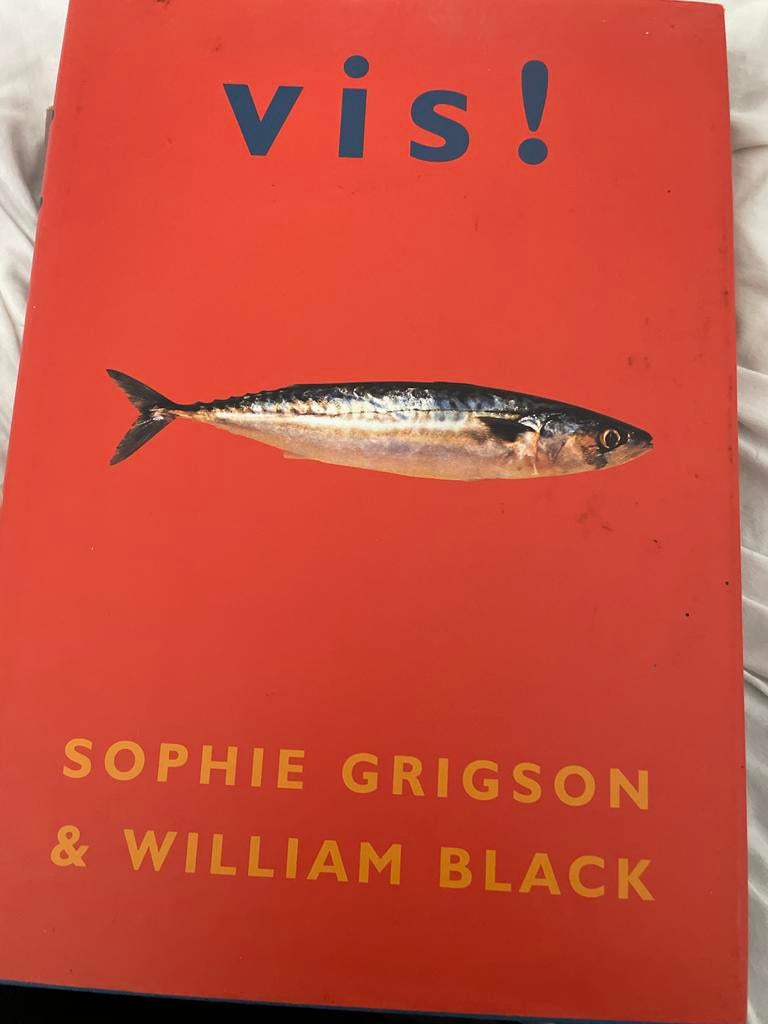 Vis! Kookboek door Sophie Grigson & William Black, Gelezen, Hoofdgerechten, Ophalen of Verzenden, Gezond koken