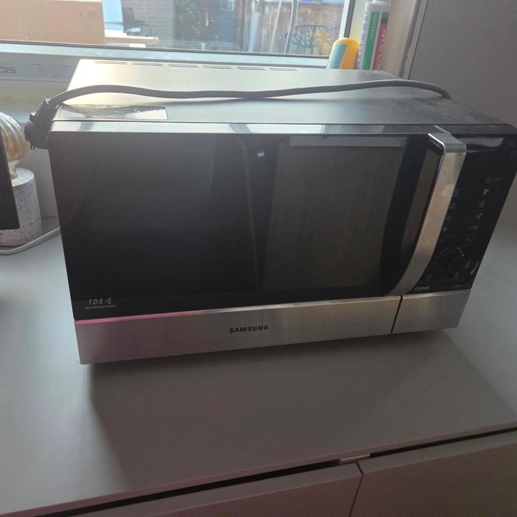 Samsung CE107M Combimagnetron - 28 liter, Witgoed en Apparatuur, Magnetrons, Ophalen, Zo goed als nieuw, Draaiplateau