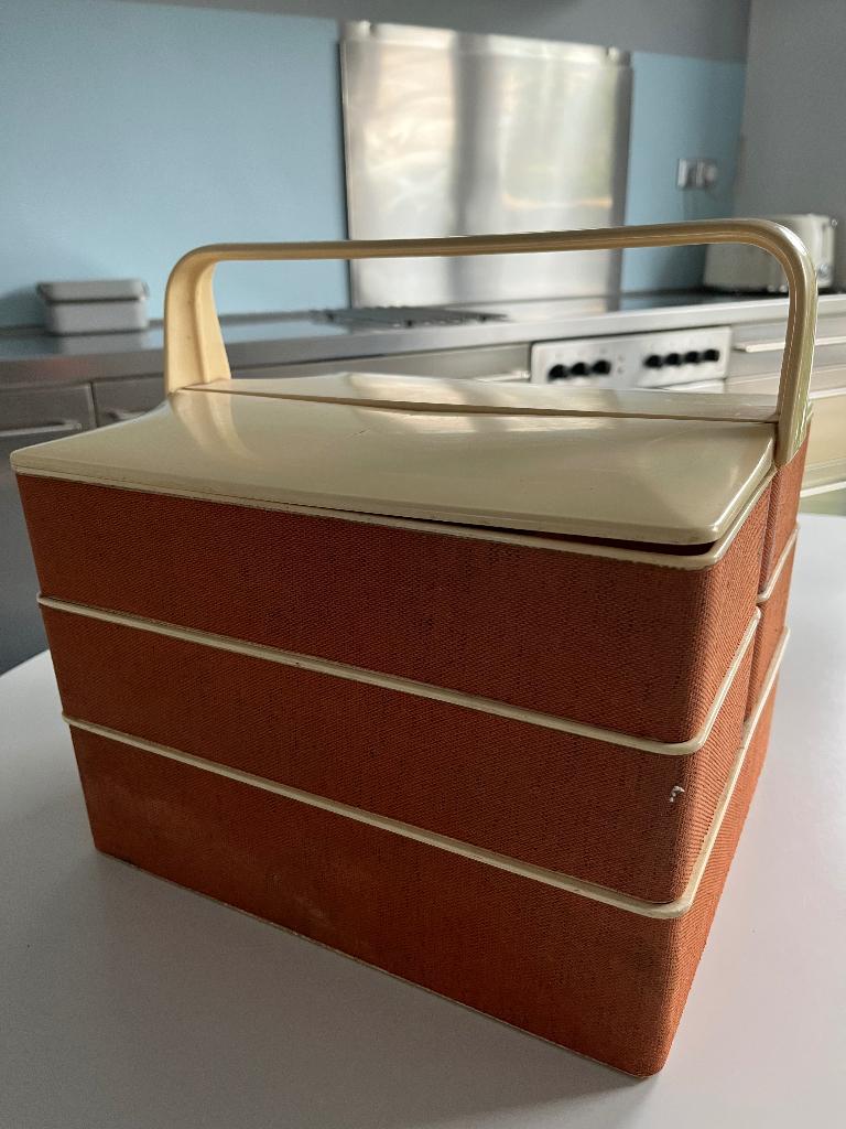 Retro naaidoos vol naai accessoires, Ophalen, Gebruikt, Overige typen