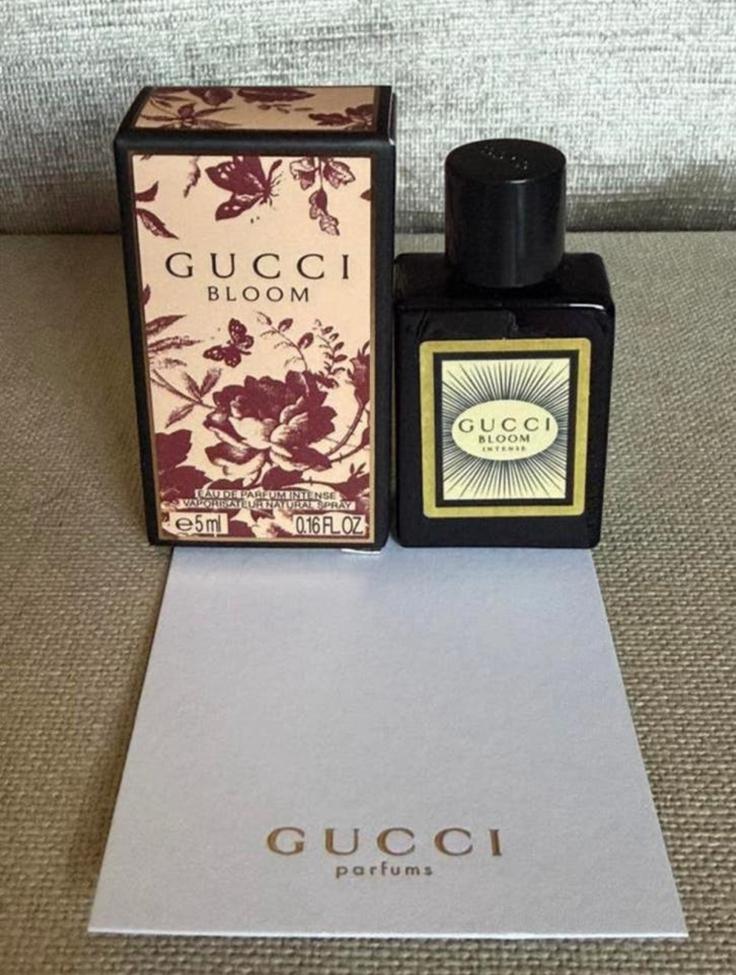 Miniatuur Gucci Bloom intense 5 ml edp in Gucci cadeau tasje, Ophalen of Verzenden, Nieuw, Miniatuur, Gevuld