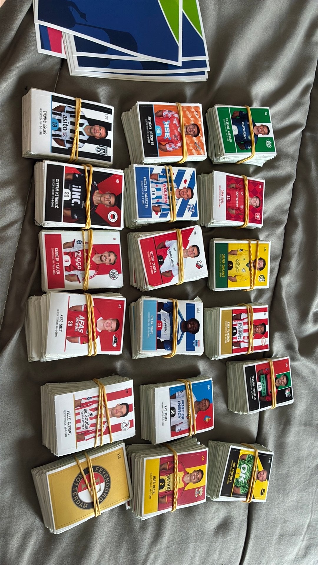 Plus voetbalplaatjes, Plus, Ophalen
