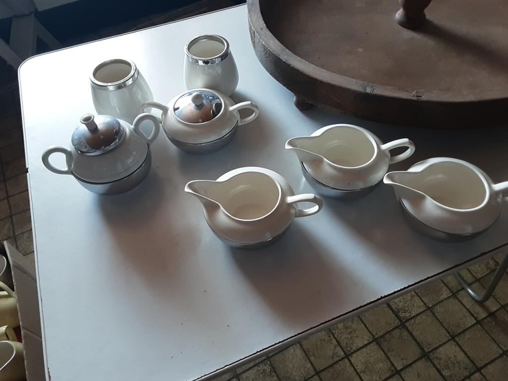 Melkkan suikerpot Benraad Petrus Regout, Ophalen of Verzenden