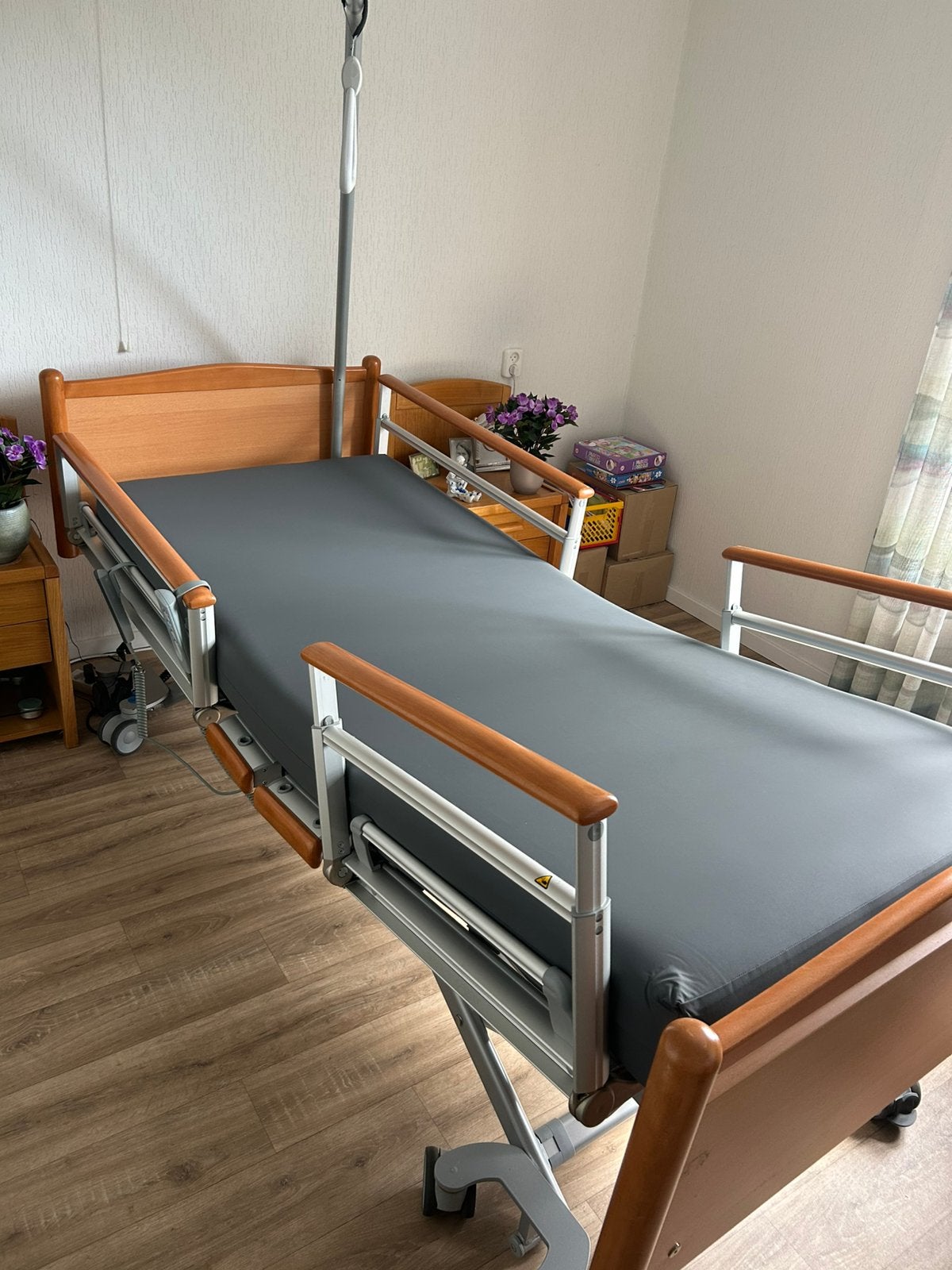 Eenpersoons verstelbaar verzorgbed met papagaai, Ophalen, Verstelbaar, 90 cm, Tweepersoons