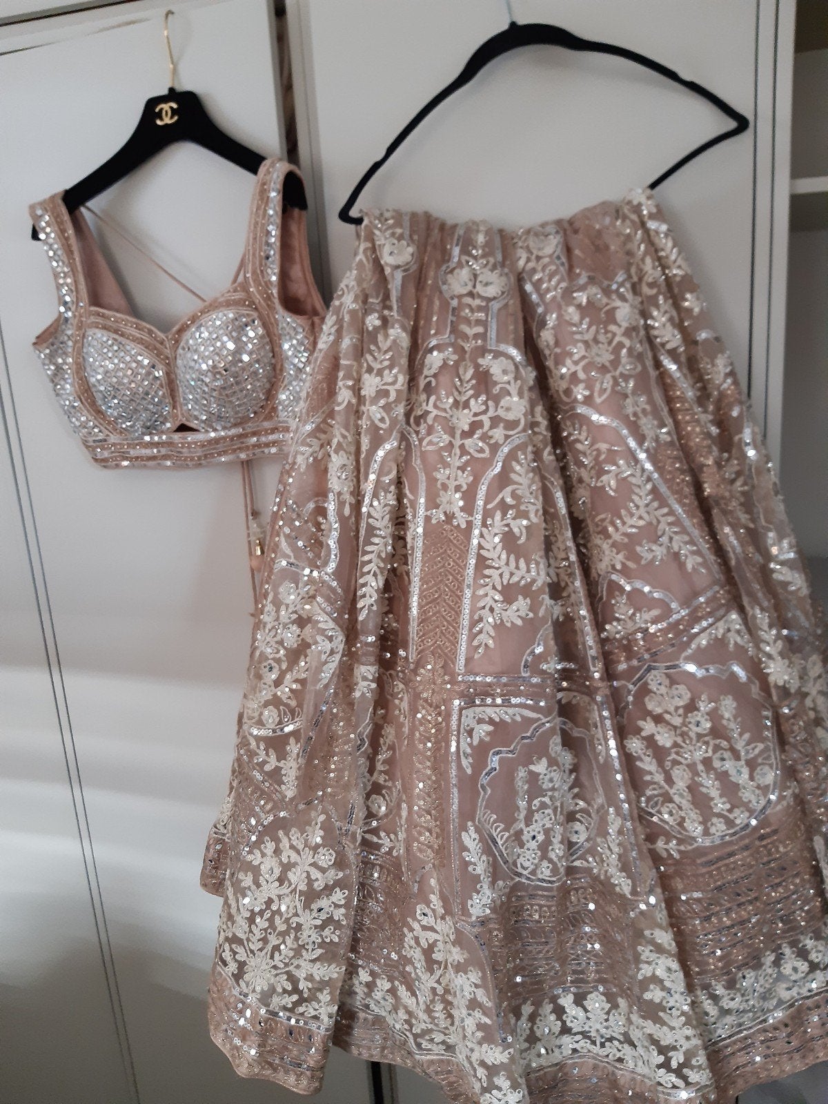 Prachtige Indiase/Pakistaanse jurk - Lehenga Choli, Maat 38/40 (M), Overige typen, Beige, Ophalen of Verzenden