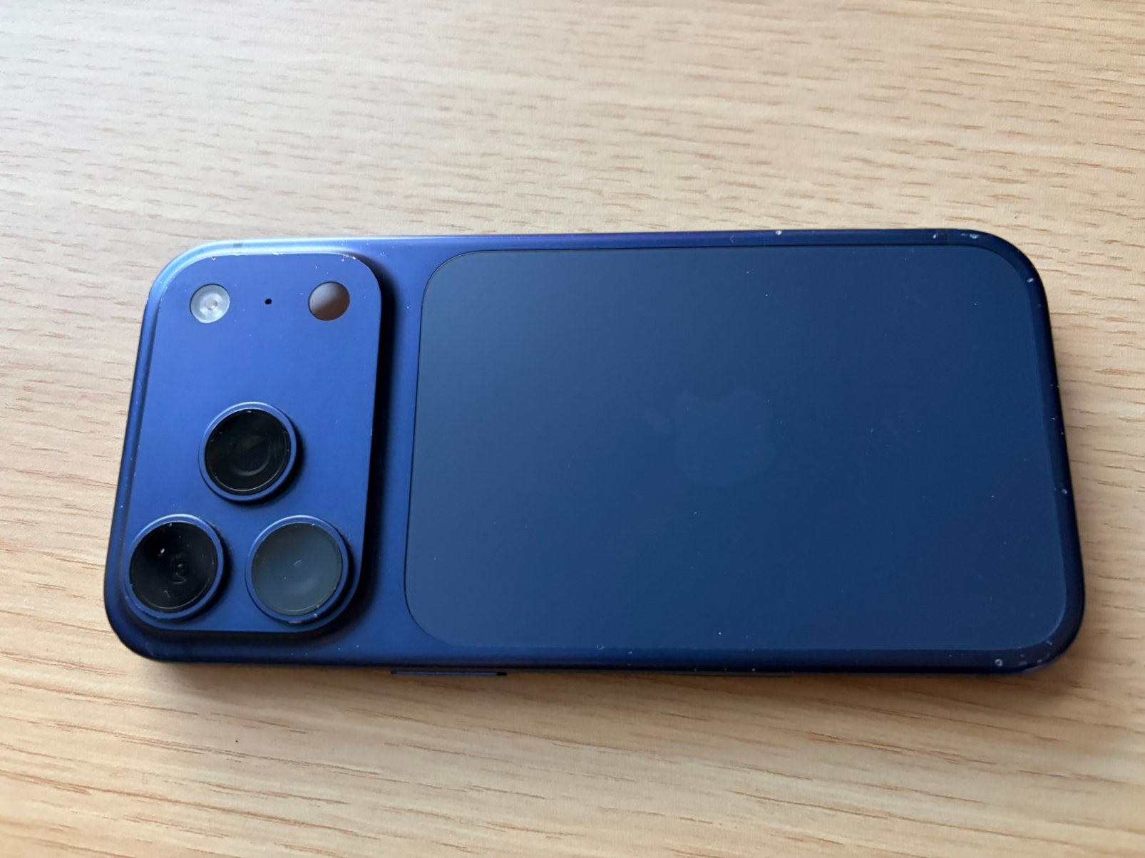 Iphone 17 pro, Telecommunicatie, Blauw, Zo goed als nieuw, Ophalen, 92 %
