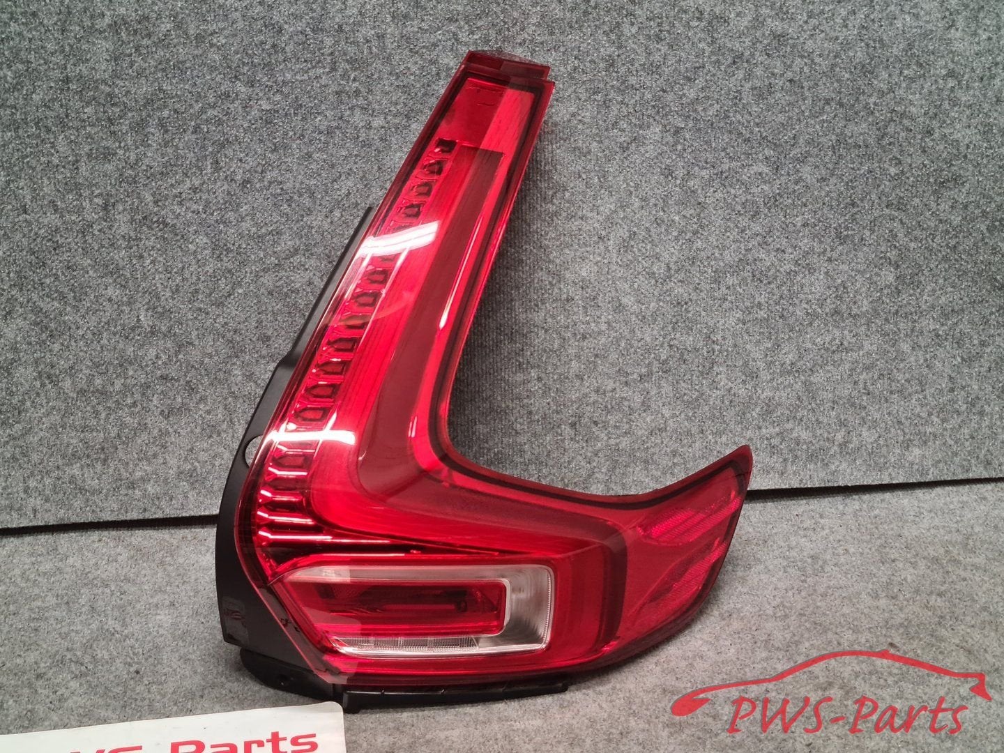 VOLVO XC40 LED ACHTERLICHT RECHTS ORIGINEEL, Gebruikt, -, -, Ophalen of Verzenden