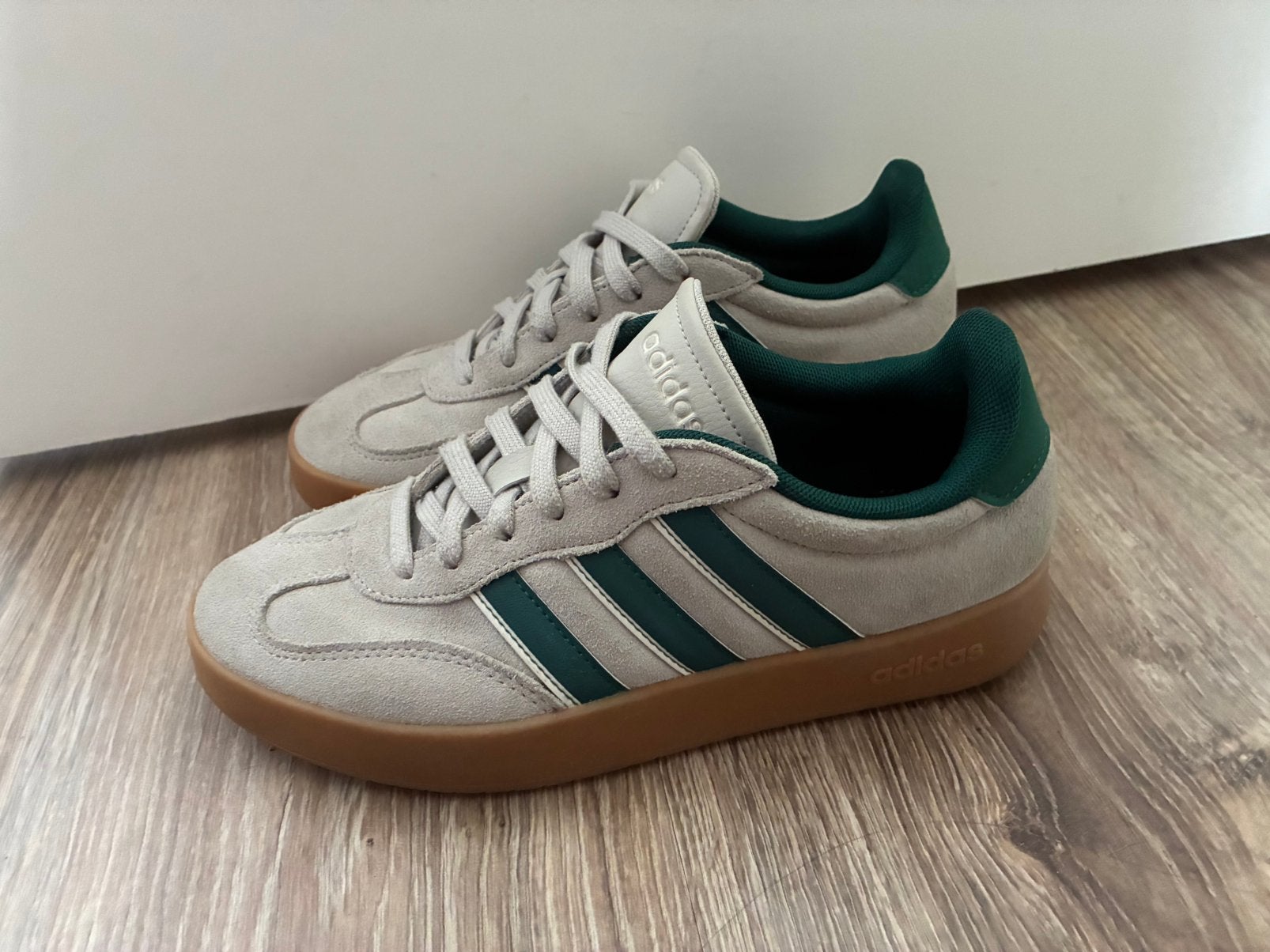 Adidas schoenen maat 39 1/3, Ophalen of Verzenden, Zo goed als nieuw, Sneakers of Gympen