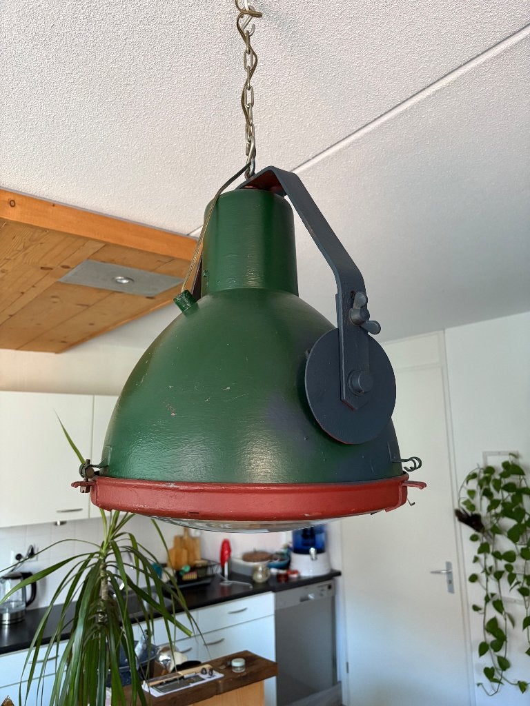 Industriële Lamp - met geblazen glas, Huis en Inrichting, Lampen | Hanglampen, Gebruikt, Glas, Metaal, E27 (groot), Ophalen