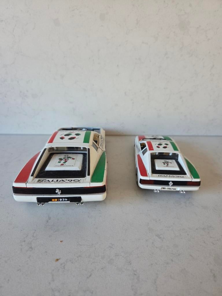 Burago auto 1:18 + 1:24 - Italia '90, Hobby en Vrije tijd, Modelauto's | 1:18, Ophalen of Verzenden, Gebruikt, Bburago