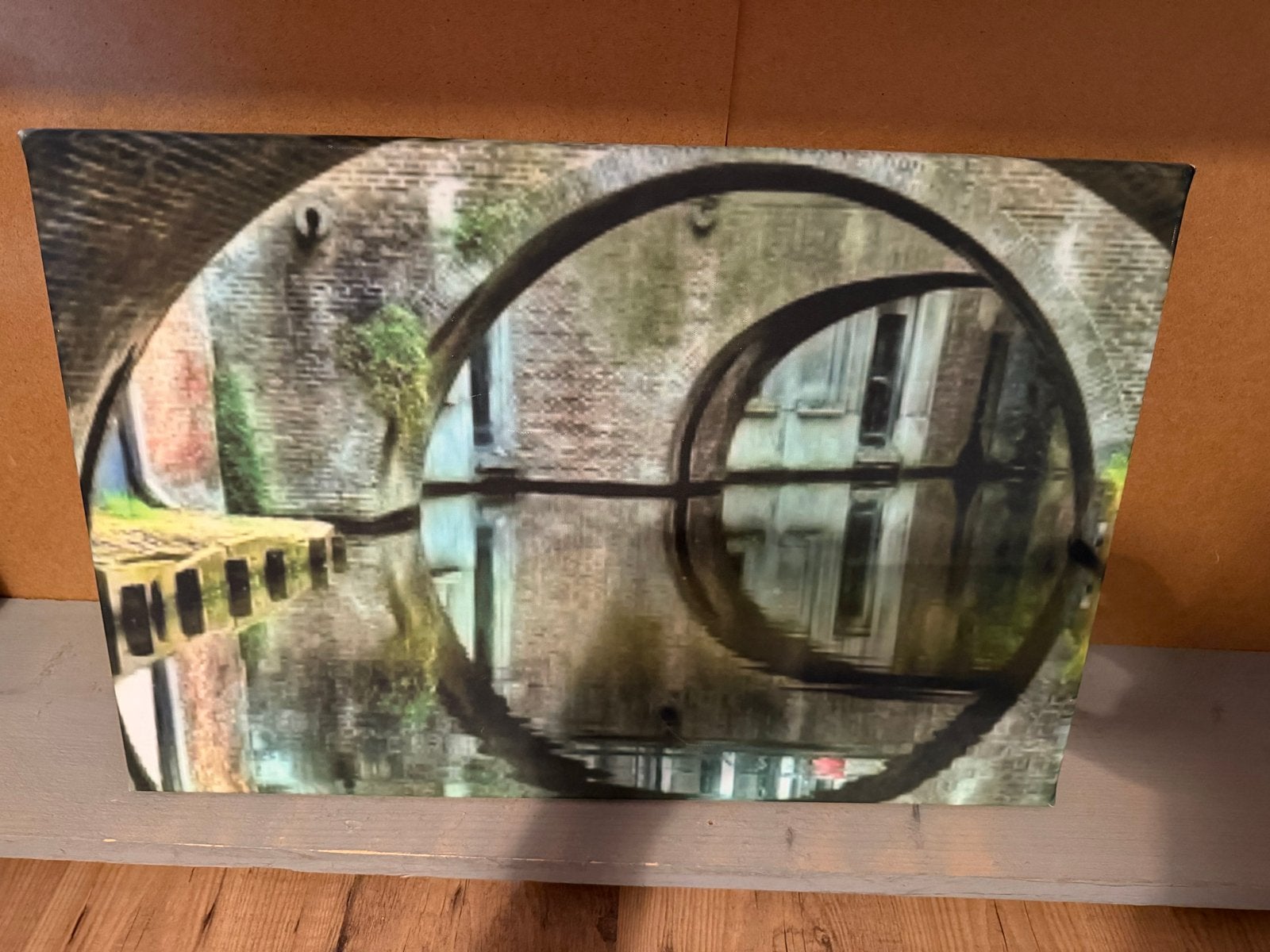 Schilderij/Canvas met brug en reflectie in water, Ophalen, Zo goed als nieuw, Schilderij, 5 – 50