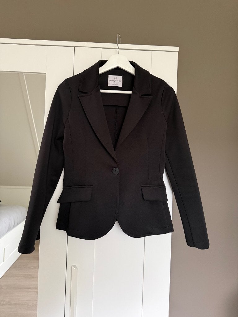 Rinascimento zwarte getailleerde blazer maat M (=S), Maat 38/40 (M), Zwart, Rinascimento, Ophalen of Verzenden
