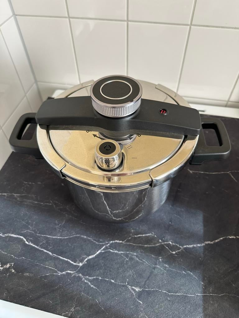 Nieuwe Roestvrijstalen Snelkookpan - Efficiënt en Snel Koken, Kookpan of Snelkookpan, Inductieplaat, Nieuw, Ophalen of Verzenden
