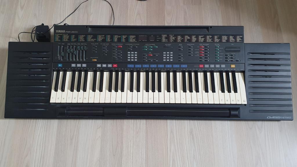 YAMAHA PSR4500, Ophalen of Verzenden, Gebruikt