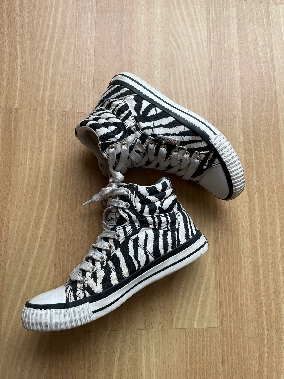 Schoenen meisje maat 38 zgan british knights, Ophalen of Verzenden, Zo goed als nieuw, Meisje