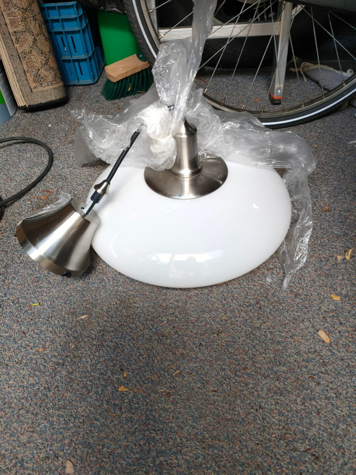 Mooie hanglamp met witte glazen kap, Ophalen, Hanglamp, Nieuw, E27 (groot)
