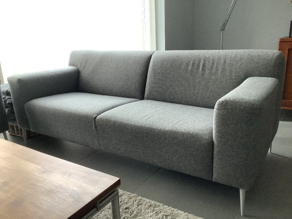 Enzo Luca Merlo bank 2,5 zits (2x) - mooie designbank ZGAN, Ophalen, Zo goed als nieuw, Stof, Modern