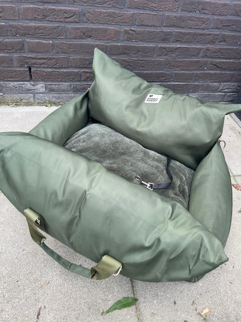 FunnyFuzz honden autokussen 75x50, Ophalen of Verzenden, Zo goed als nieuw