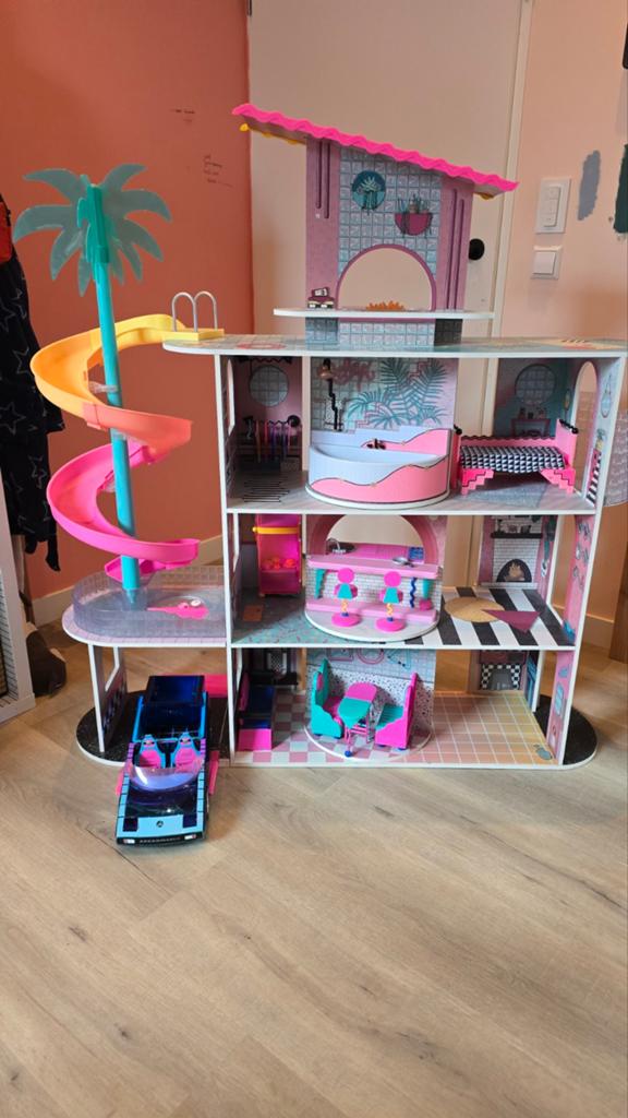 L.O.L. Surprise OMG Huis 4-in-1, Ophalen, Zo goed als nieuw, Poppenhuis
