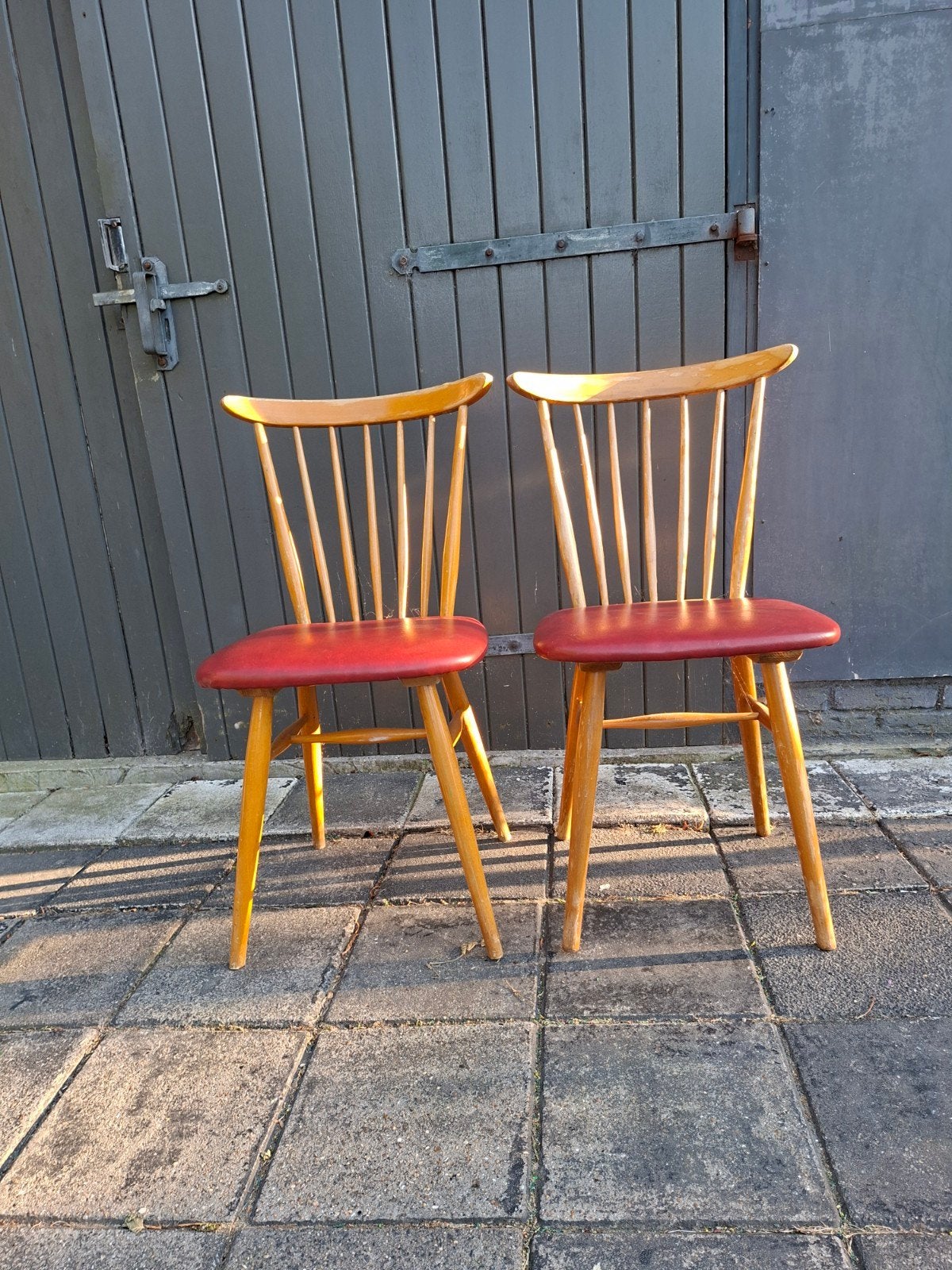 2 vintage spijlen eetkamerstoelen, Ophalen, Gebruikt