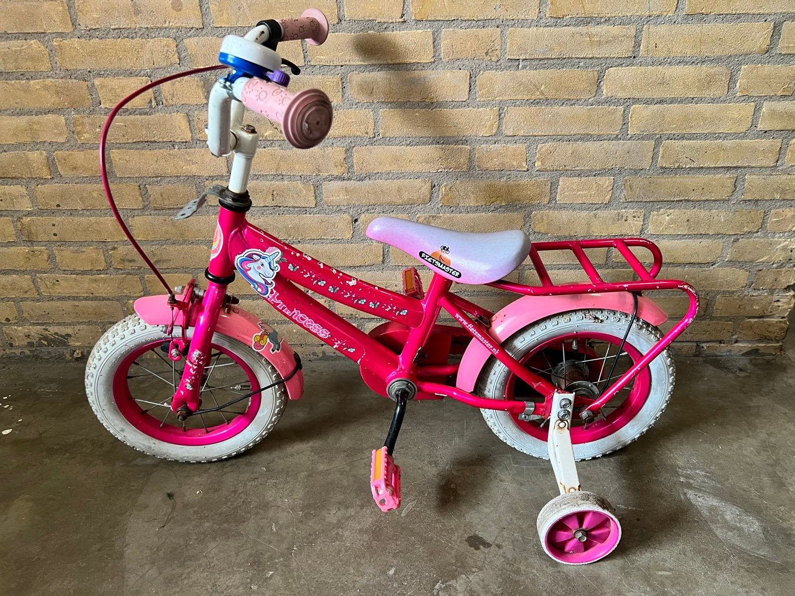 Roze Kinderfiets 12,5 inch met zijwieltjes, Terugtraprem, Zijwieltjes, Gebruikt, Ophalen of Verzenden