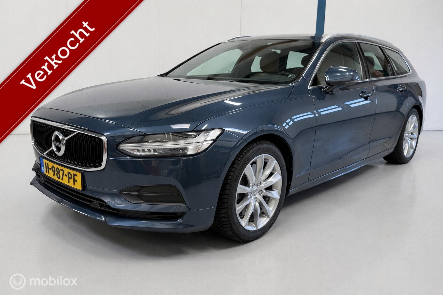Volvo V90 2.0 T4 Momentum Pro LEER/CARPLAY/TREKHAAK, Euro 6, 1969 cc, Blauw, 1616 kg
