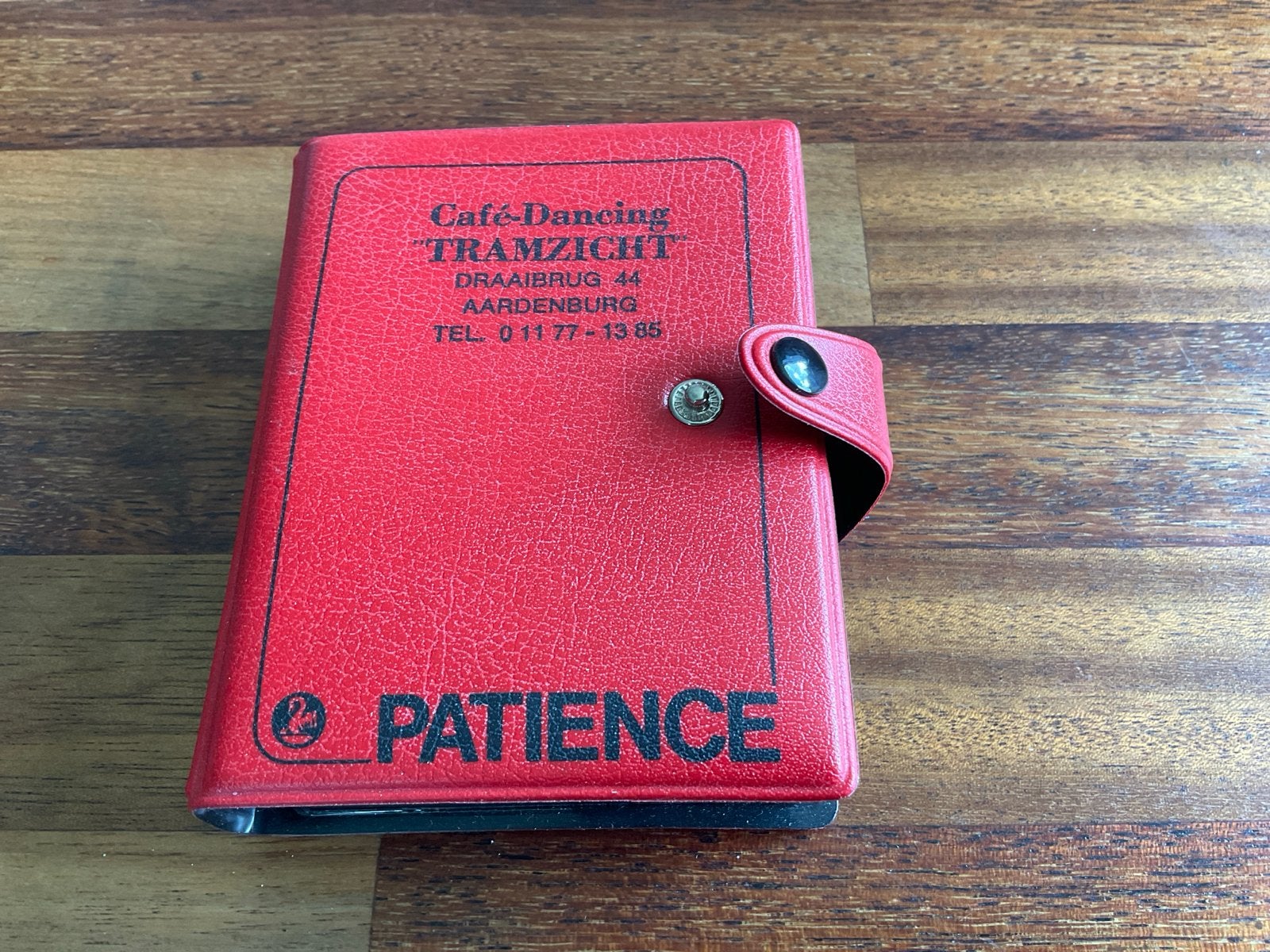 Patience kaartspel van Pelikan in rode etui.  NIEUW, Hobby en Vrije tijd, Een of twee spelers, Ophalen of Verzenden, Nieuw