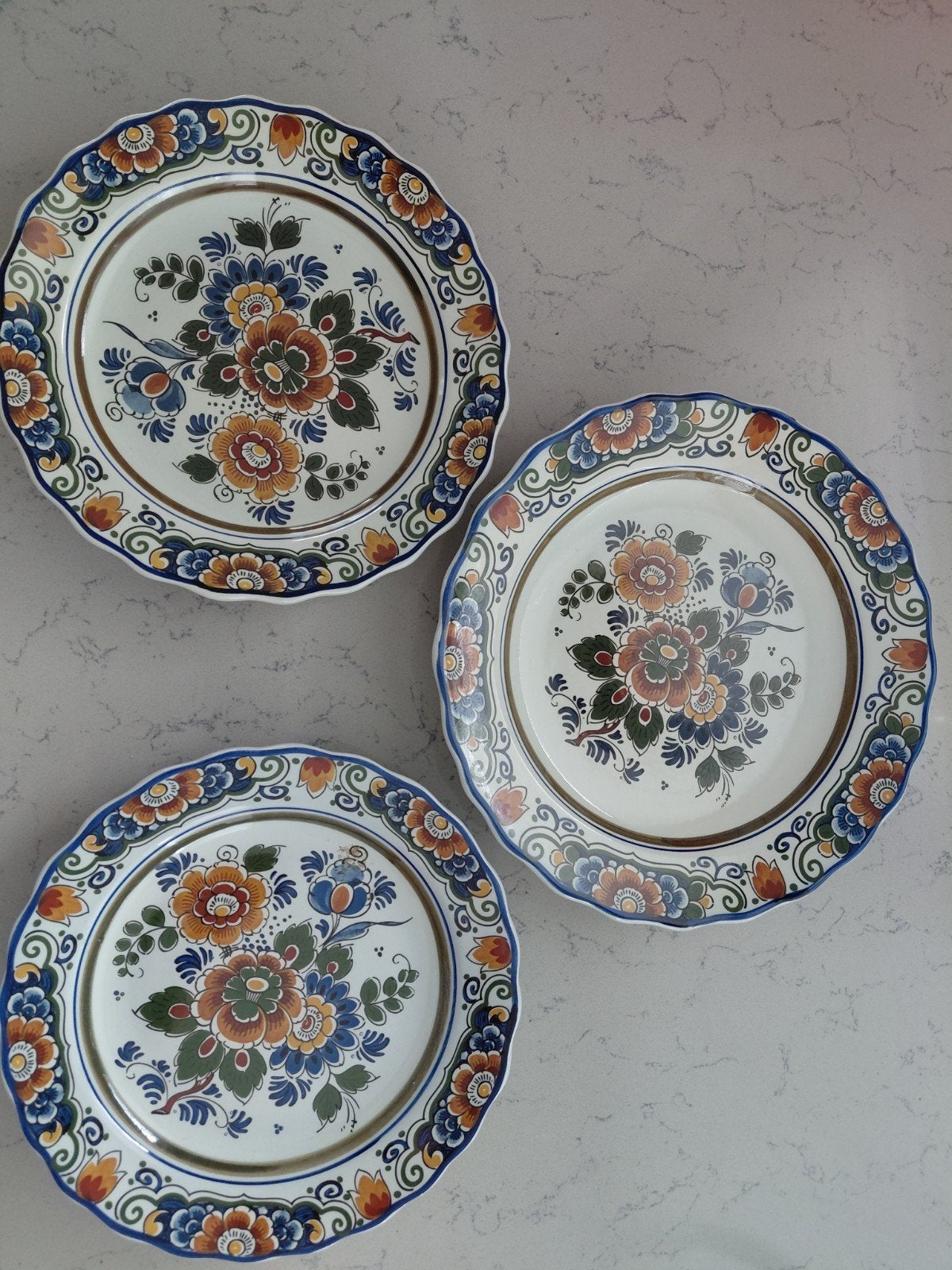 3 handgeschilderde Delftse wandborden - Bloemenmotief, Antiek en Kunst, Ophalen of Verzenden
