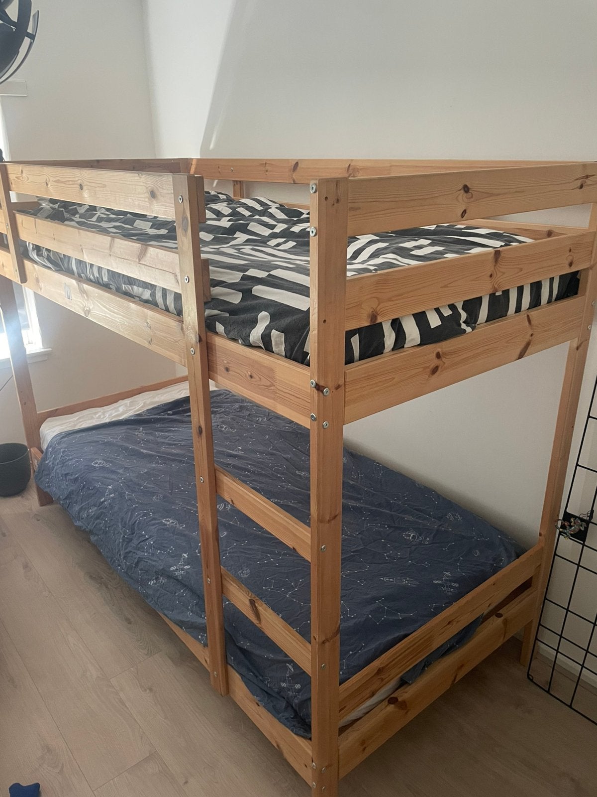 IKEA mydal stapelbed grenen, Kinderen en Baby's, Kinderkamer | Stapelbedden en Hoogslapers, Ophalen, Zo goed als nieuw, Stapelbed