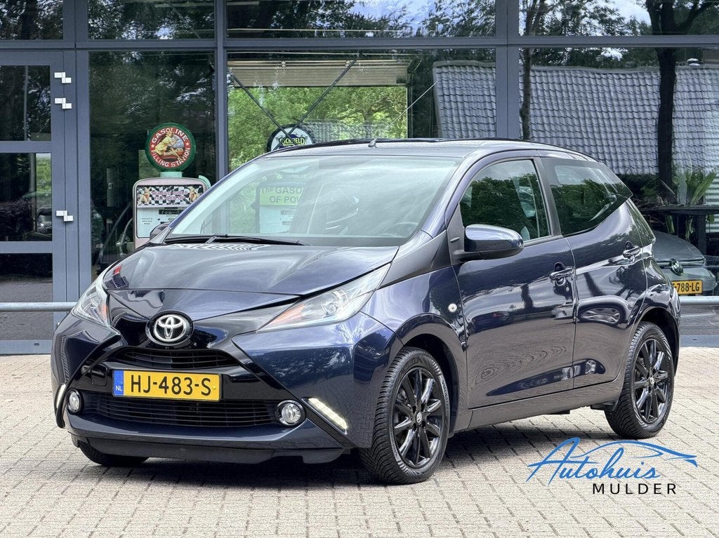 Toyota Aygo 1.0 VVT-i x-play | Automaat | Camera | Bluetooth, Stof, Gebruikt, Origineel Nederlands, 3 cilinders