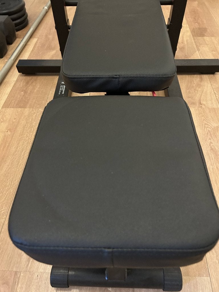 Halterbank + gewichten + stang, Ophalen, Zo goed als nieuw, Fitnessbank