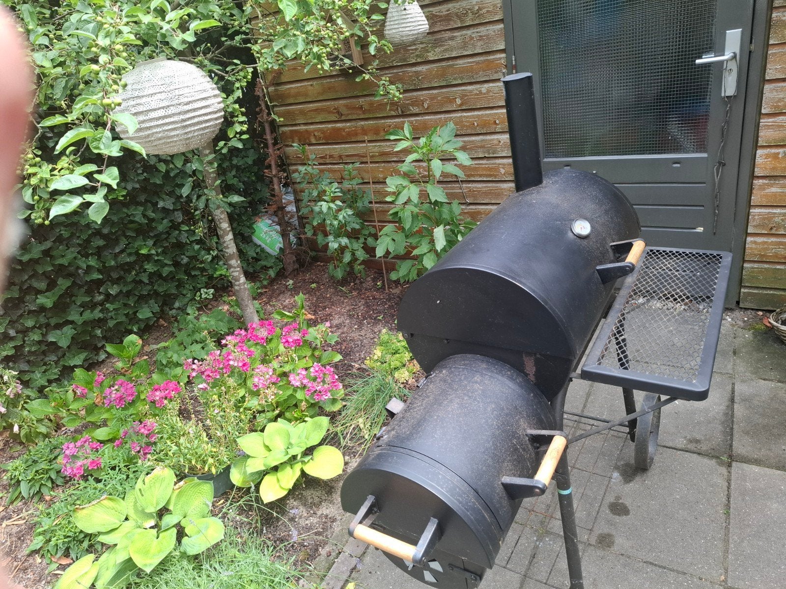 Grote zwarte smoker BBQ met thermometer, Ophalen, Gebruikt, Onbekend