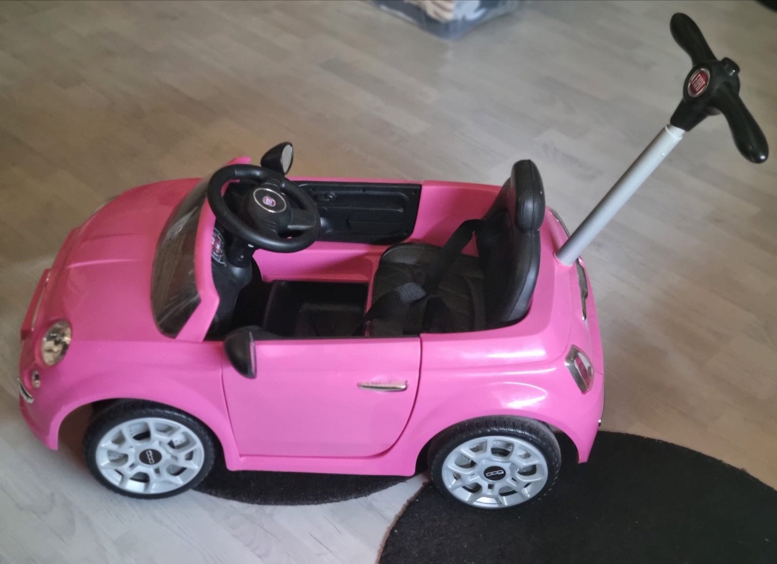 Roze Fiat 500 loopauto met duwstang, Ophalen, Gebruikt, Loopvoertuig