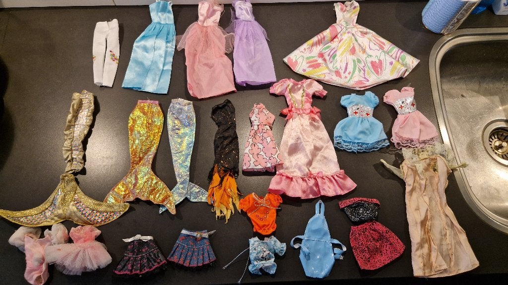 Barbie kleding + accessoires, Ophalen of Verzenden, Zo goed als nieuw, Barbie