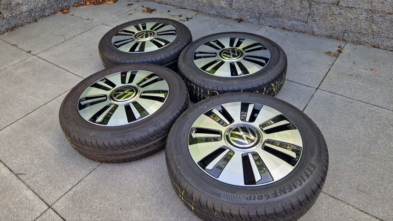VW UP E 15 INCH VELGEN Bi-Color 1S0601025AH Zomer Seat Mii, Auto-onderdelen, Banden en Velgen, Ophalen, Gebruikt, 15 inch, Banden en Velgen