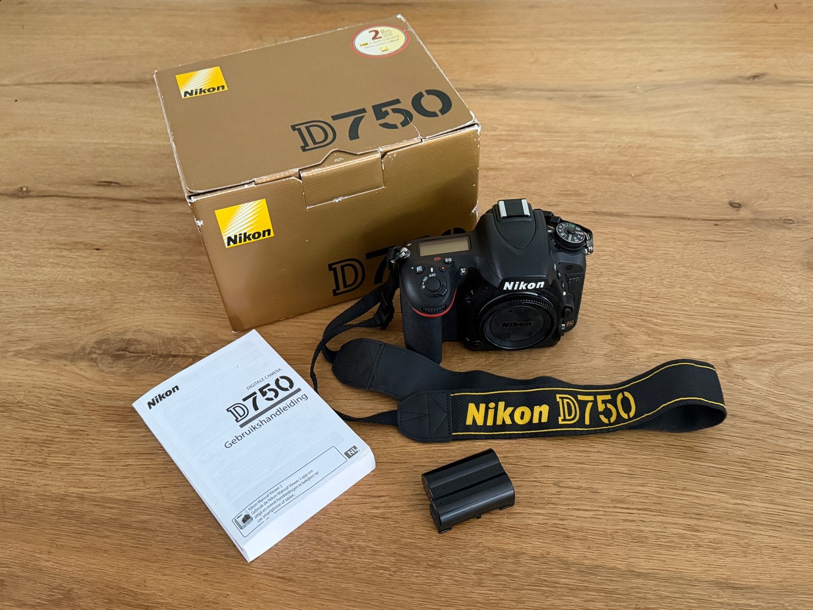 Professionele Nikon D750 body - Slechts 2745 clicks!, Ophalen, Spiegelreflex, Zo goed als nieuw, 24 megapixels